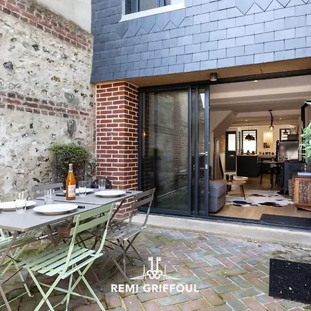 Au 106 Lovely House Historic Center 6 Guests בית נופש הונפלר